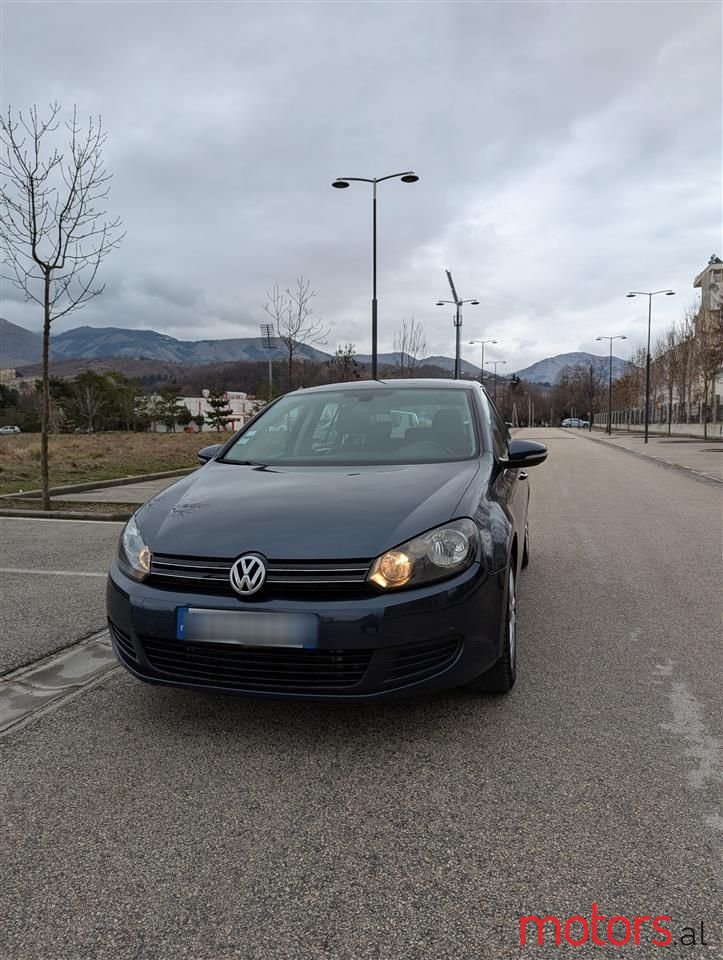 2011' Volkswagen Golf photo #3