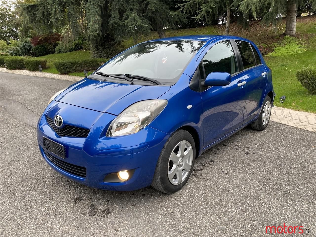 2011' Toyota Auris photo #5