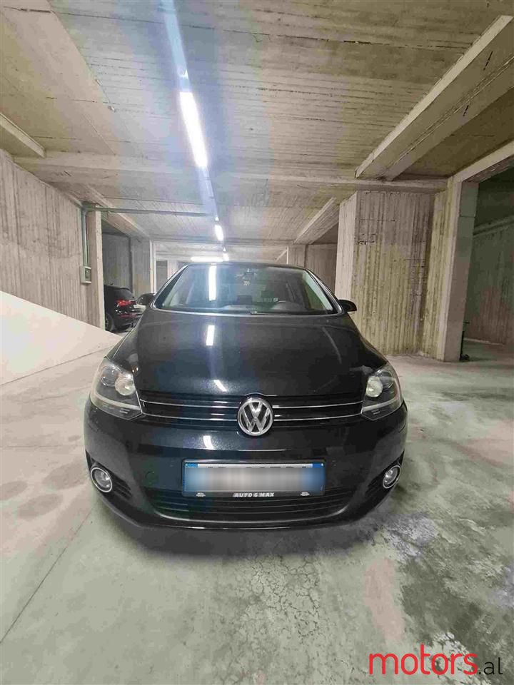 2012' Volkswagen Golf Plus photo #1