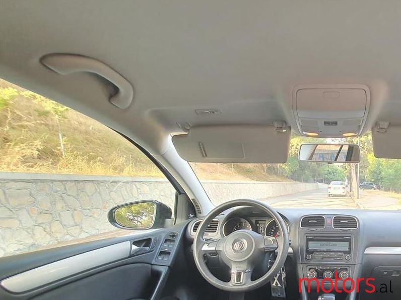 2012' Volkswagen Golf photo #4