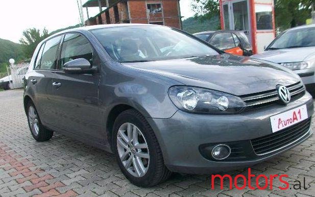 2009' Volkswagen Golf photo #2