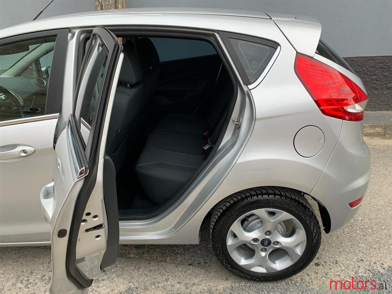 2010' Ford Fiesta photo #5