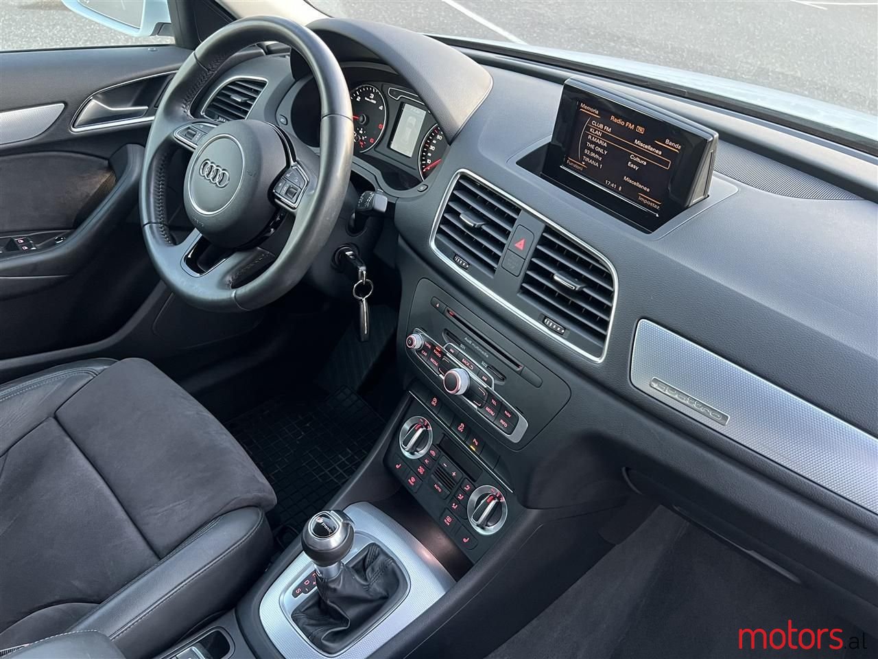 2013' Audi Q3 photo #5