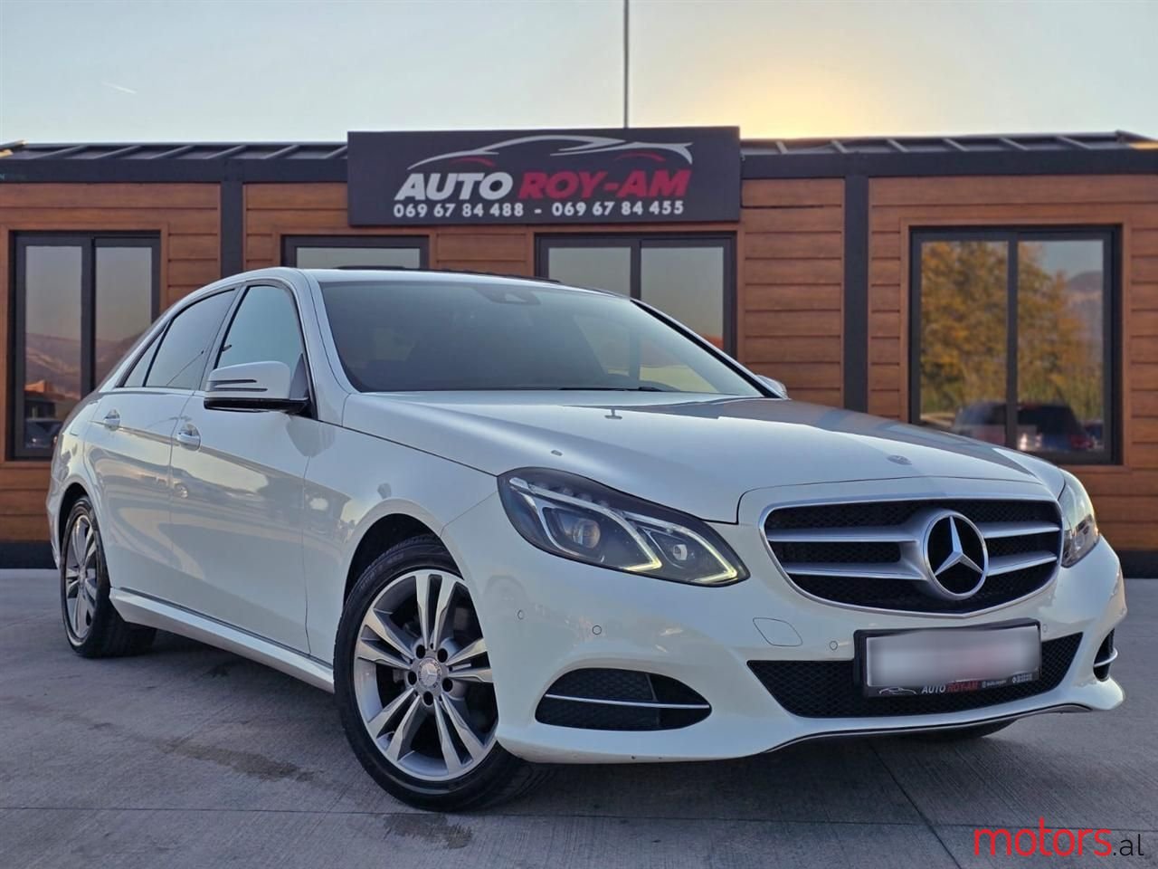 2014' Mercedes-Benz E 220 photo #1