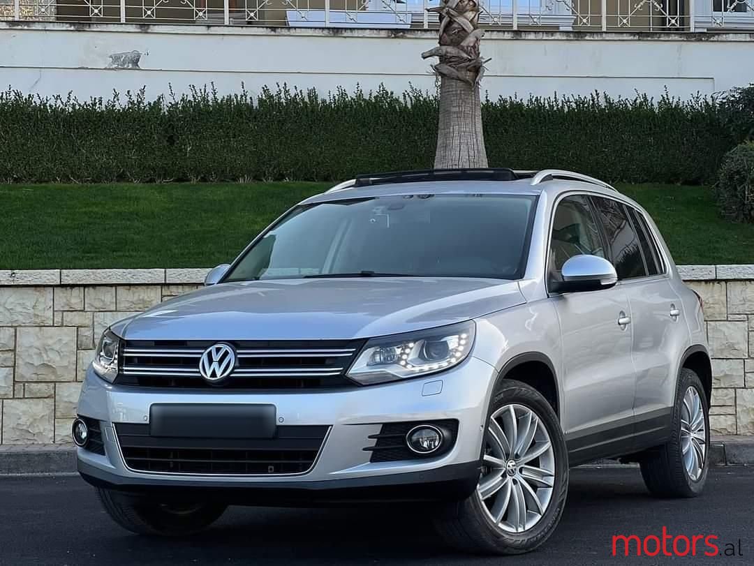 2012' Volkswagen Tiguan photo #1