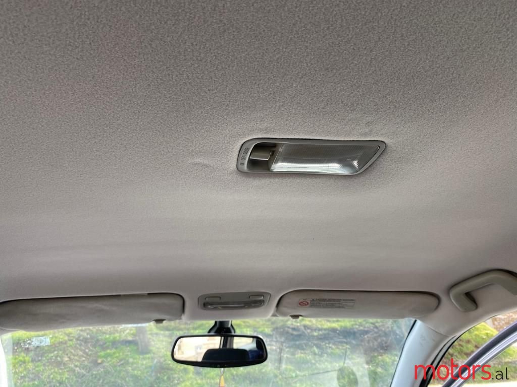 2005' Toyota Corolla photo #4