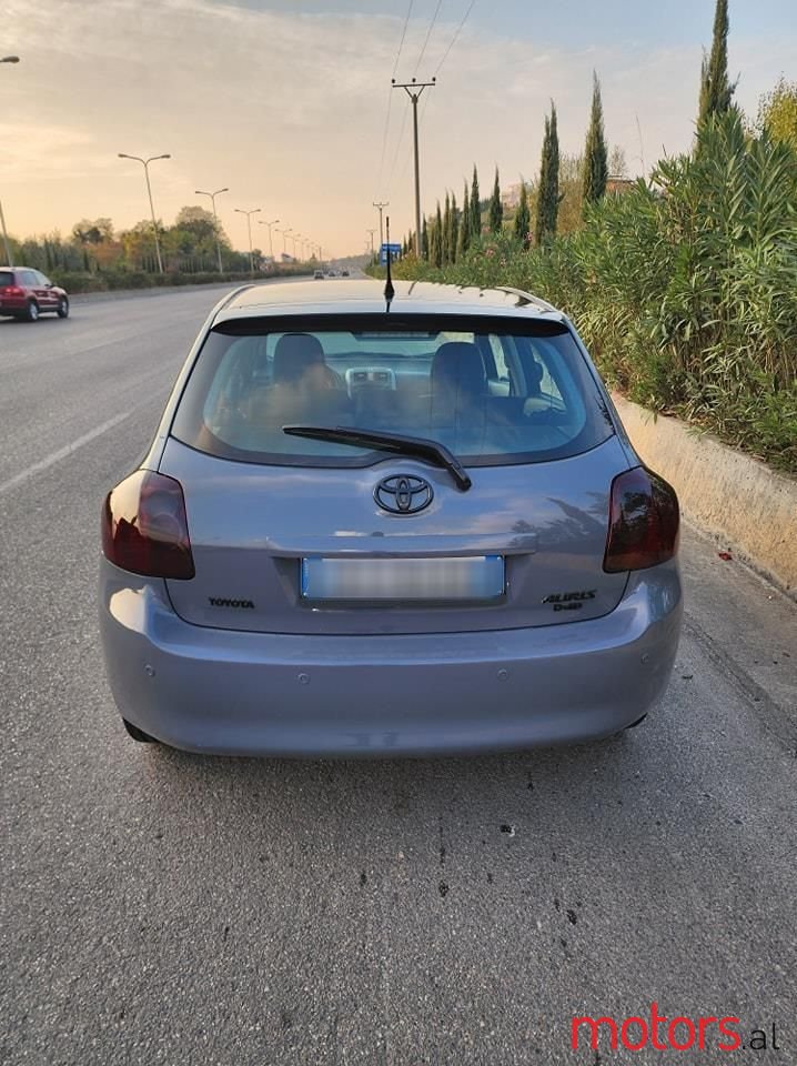 2008' Toyota Auris photo #2