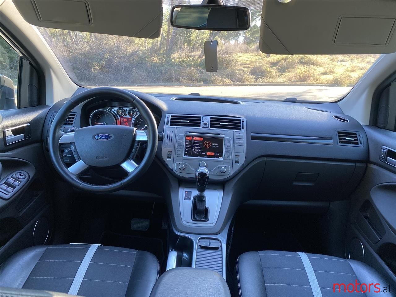 2011' Ford Kuga photo #3