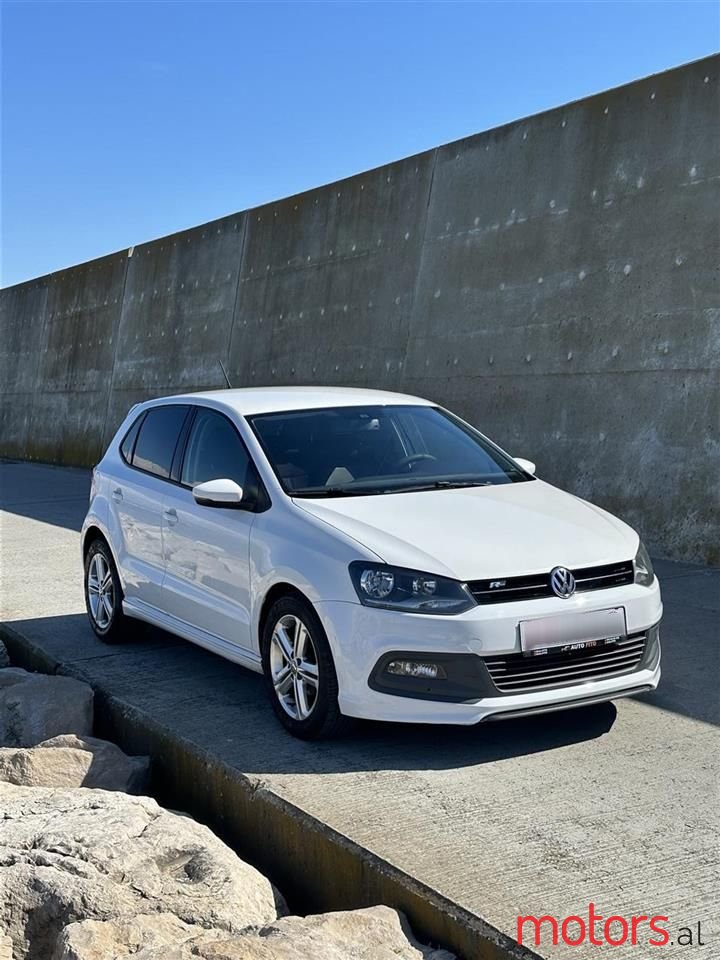 2013' Volkswagen Polo photo #6