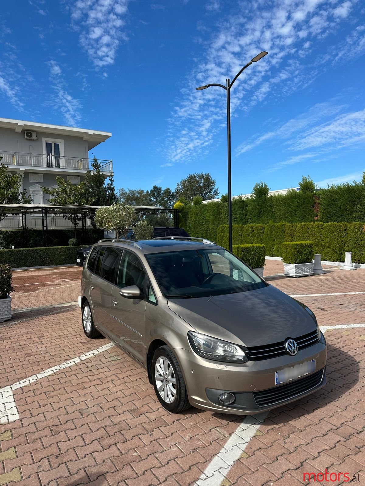 2013' Volkswagen Touran photo #4