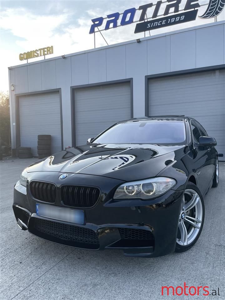 2011' BMW 528 photo #1