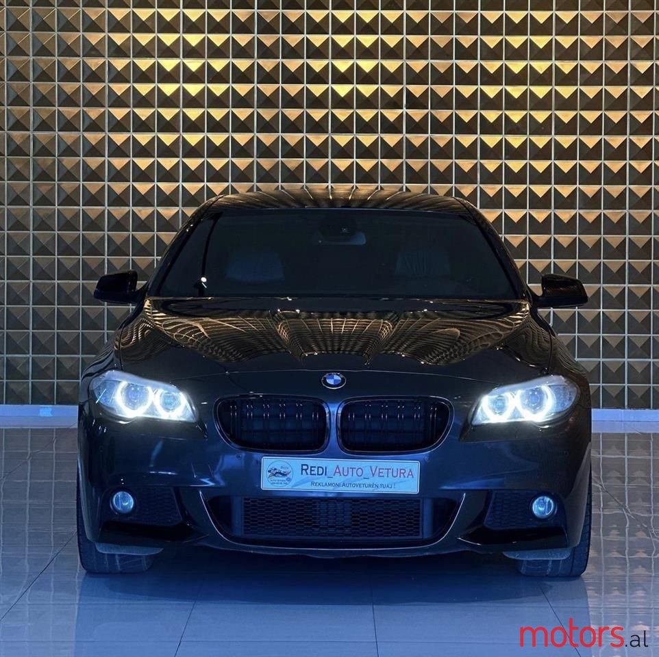 2011' BMW 530 photo #2