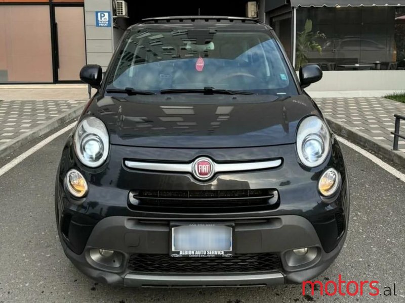 2015' Fiat 500L photo #2
