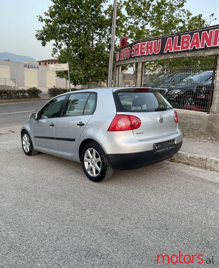 2005' Volkswagen Golf photo #1