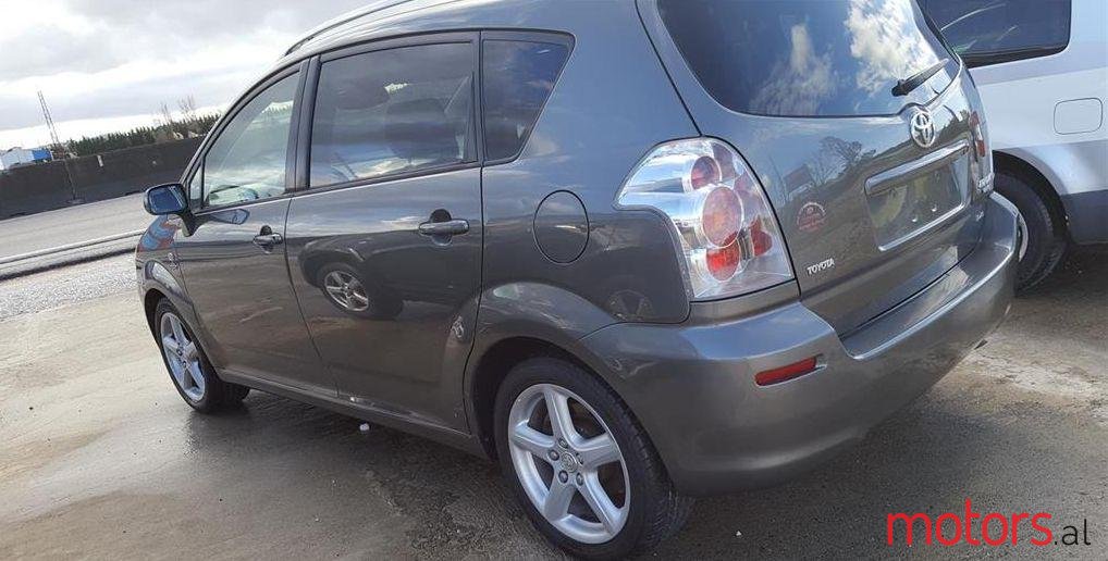 2006' Toyota Corolla Verso photo #2