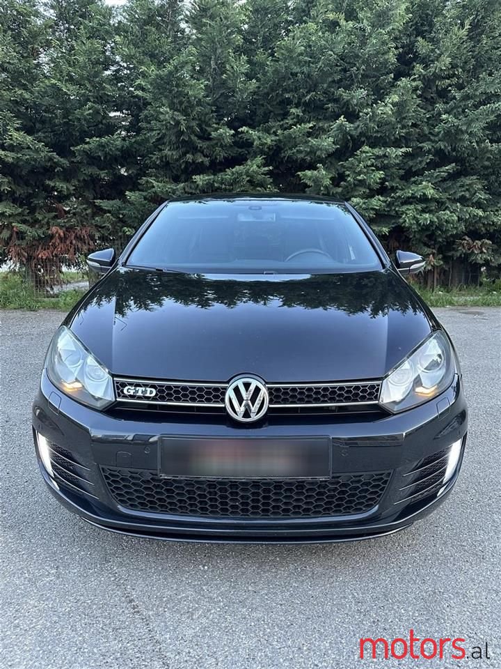 2010' Volkswagen Golf photo #2