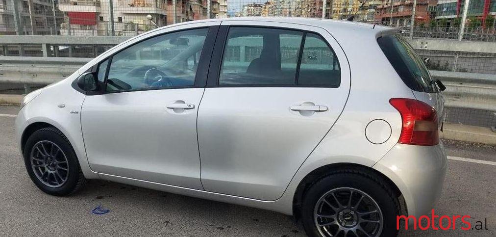 2007' Toyota Yaris photo #1