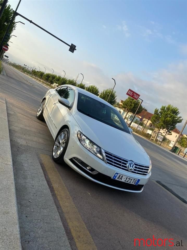 2013' Volkswagen Passat photo #2