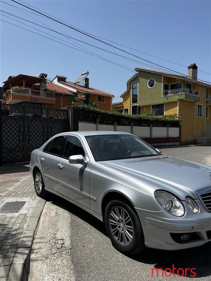 2009' Mercedes-Benz E 200 photo #3