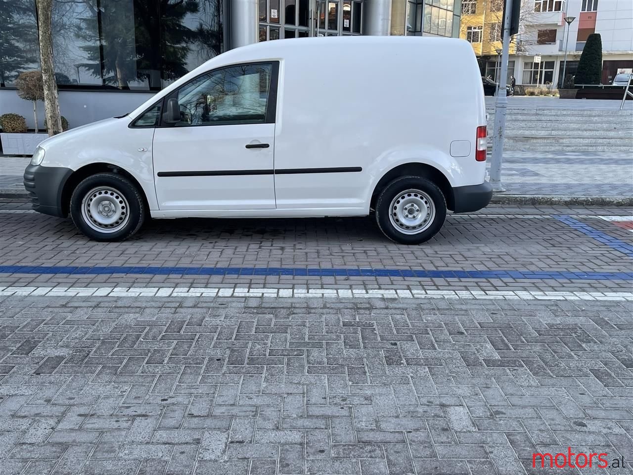 2009' Volkswagen Caddy photo #2