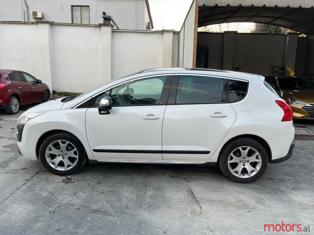 2010' Peugeot 3008 photo #1