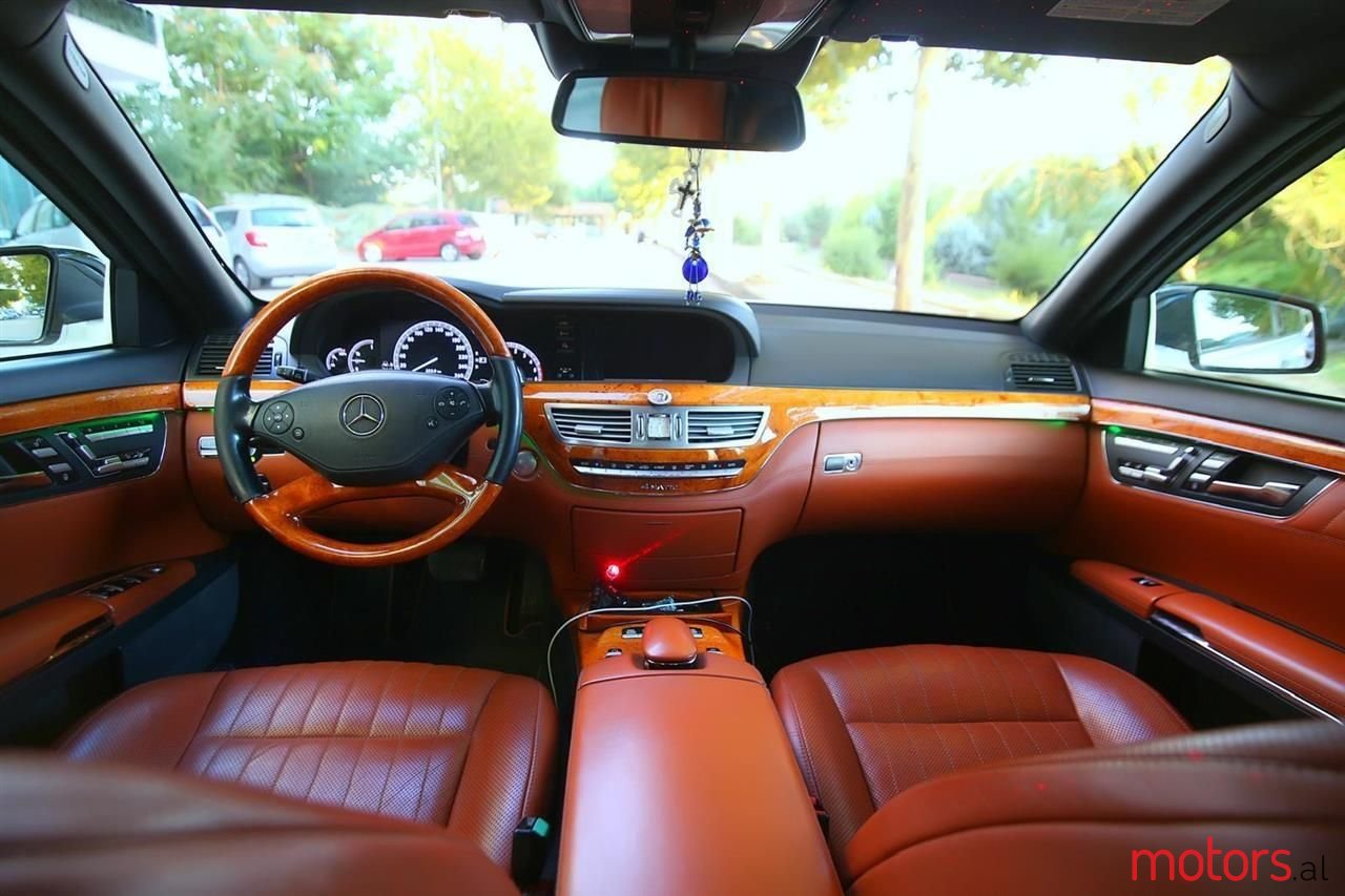 2010' Mercedes-Benz S 350 photo #3
