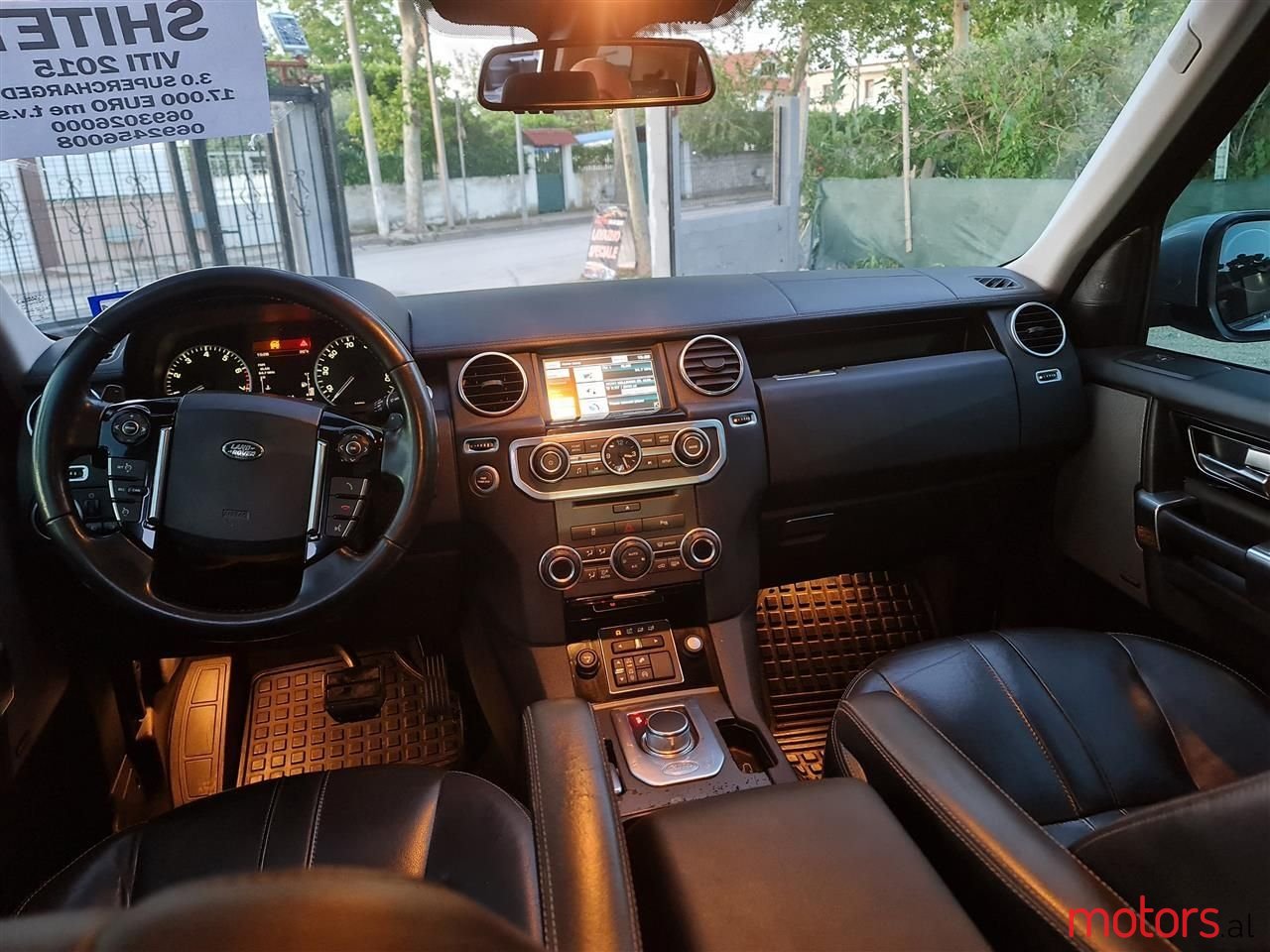 2015' Land Rover Discovery photo #4