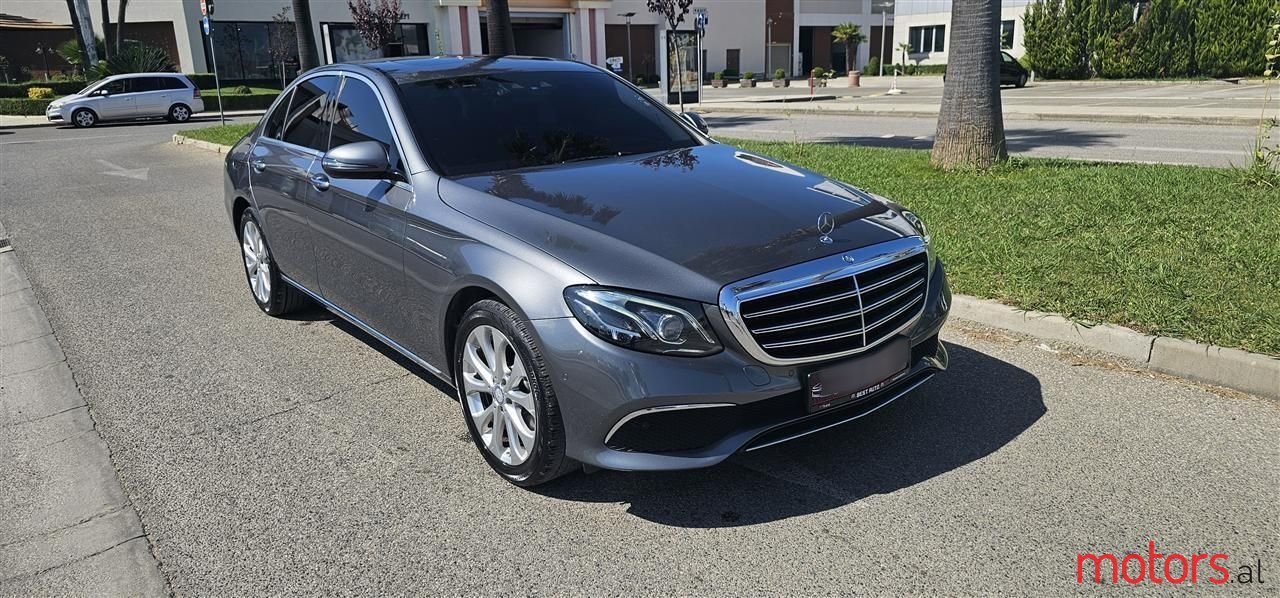 2017' Mercedes-Benz E 220 photo #1