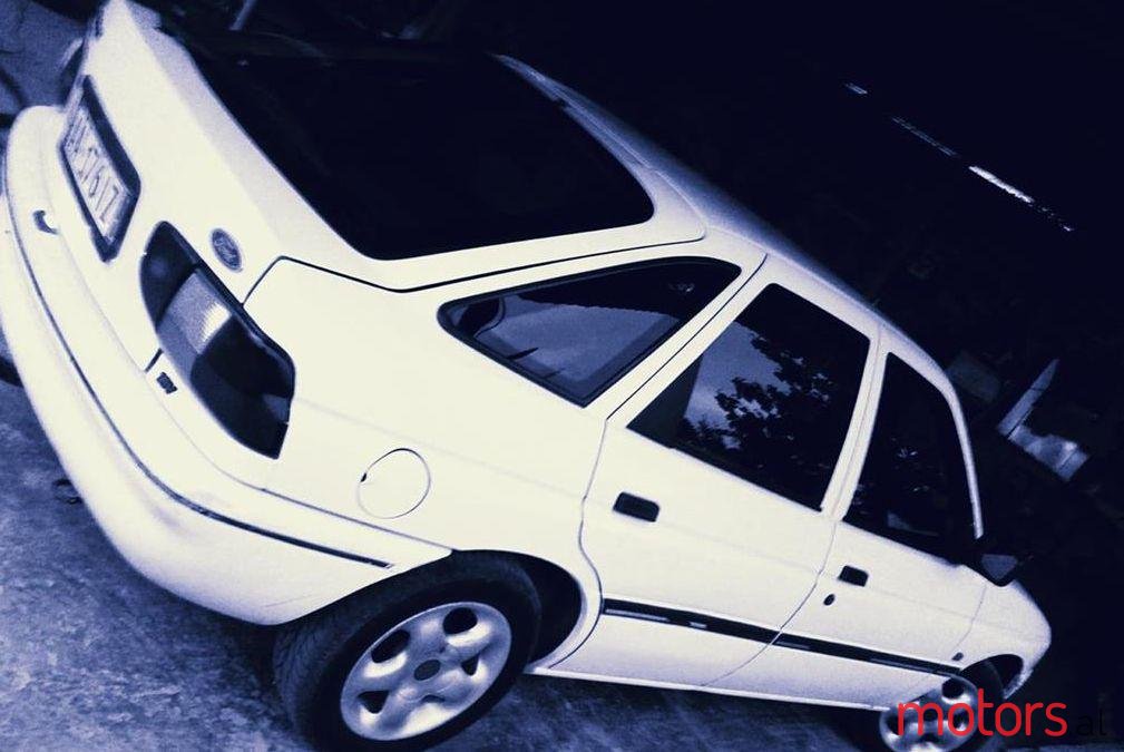 1994' Ford Escort photo #1