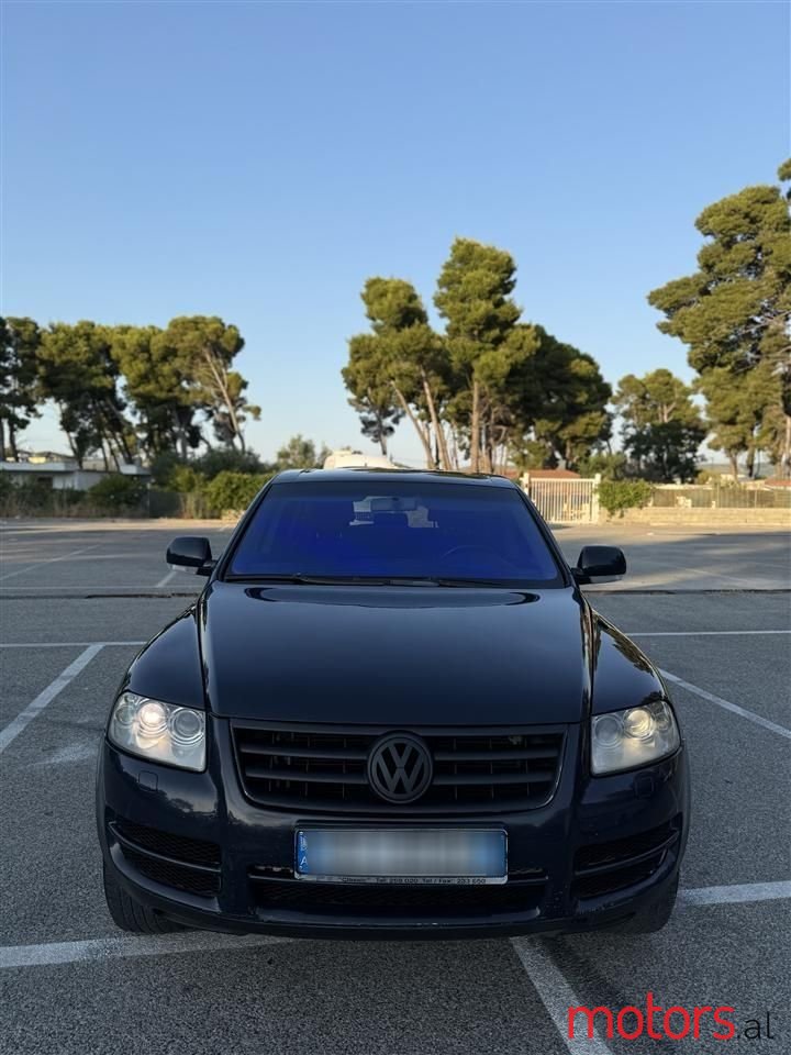 2005' Volkswagen Touareg photo #6