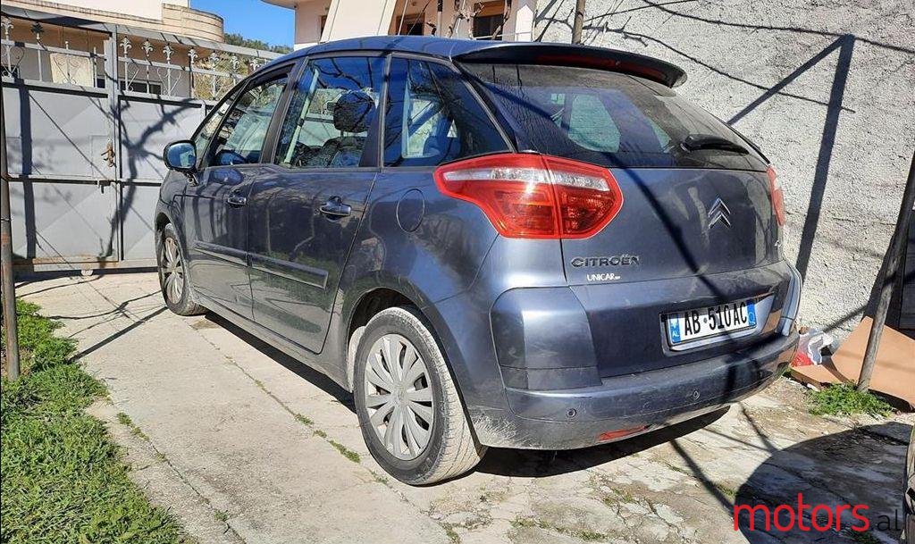 2008' Citroen C4 photo #1