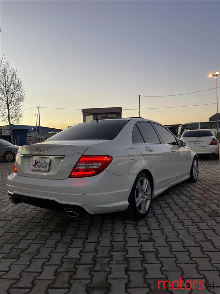 2012' Mercedes-Benz C 300 photo #6