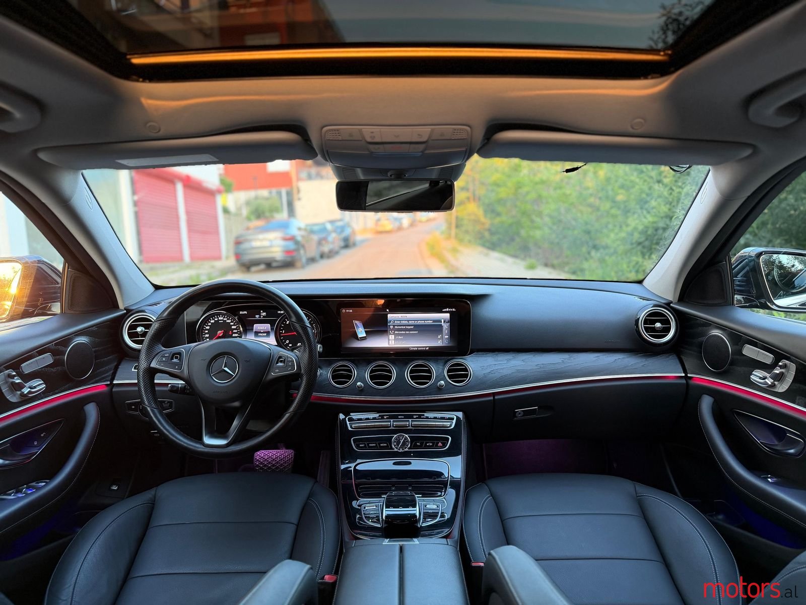 2018' Mercedes-Benz E 220 photo #1