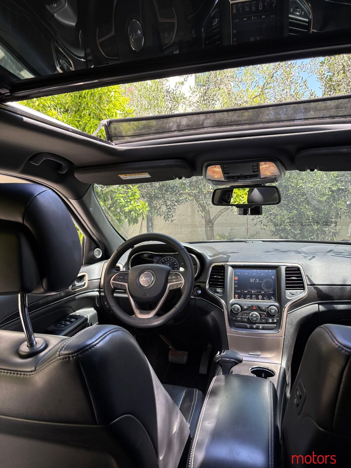 2015' Jeep Grand Cherokee photo #4