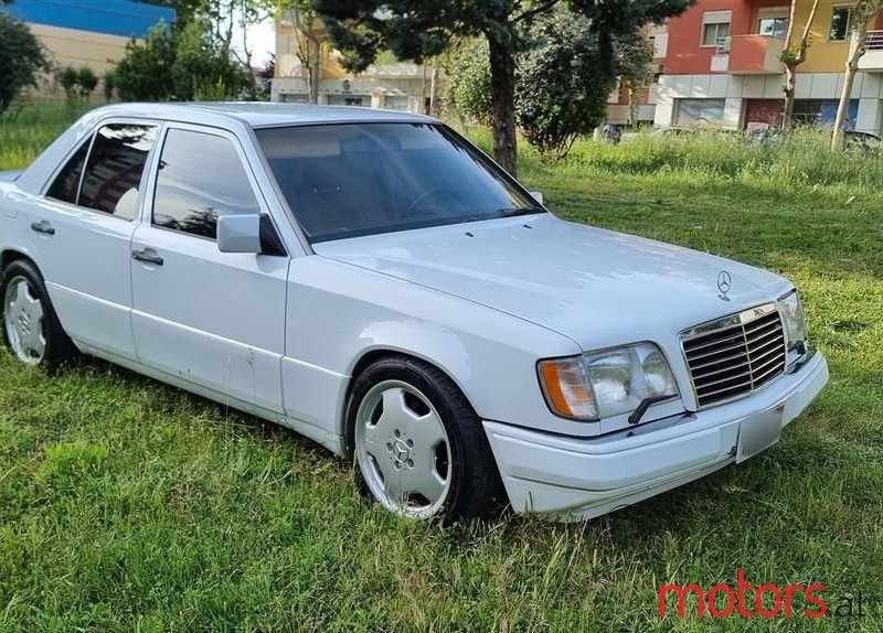 1993' Mercedes-Benz E 500 photo #5