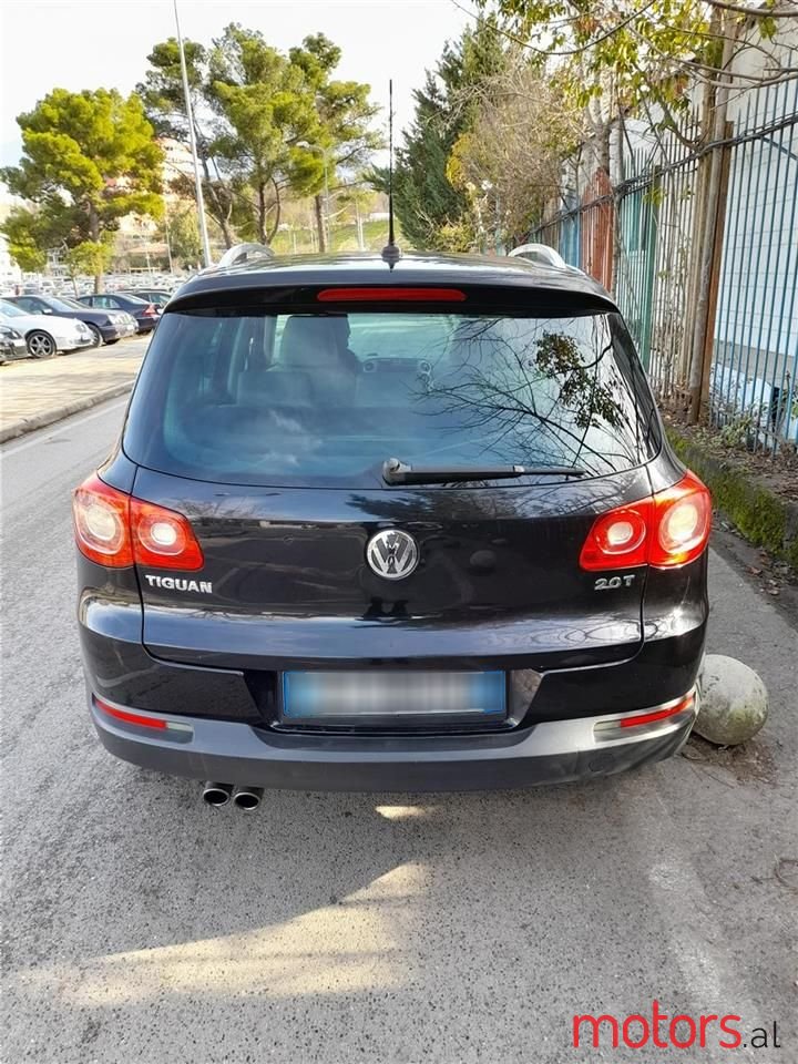 2010' Volkswagen Tiguan photo #3