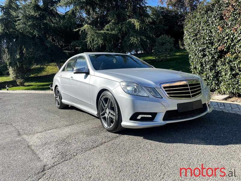 2011' Mercedes-Benz E 350 photo #1