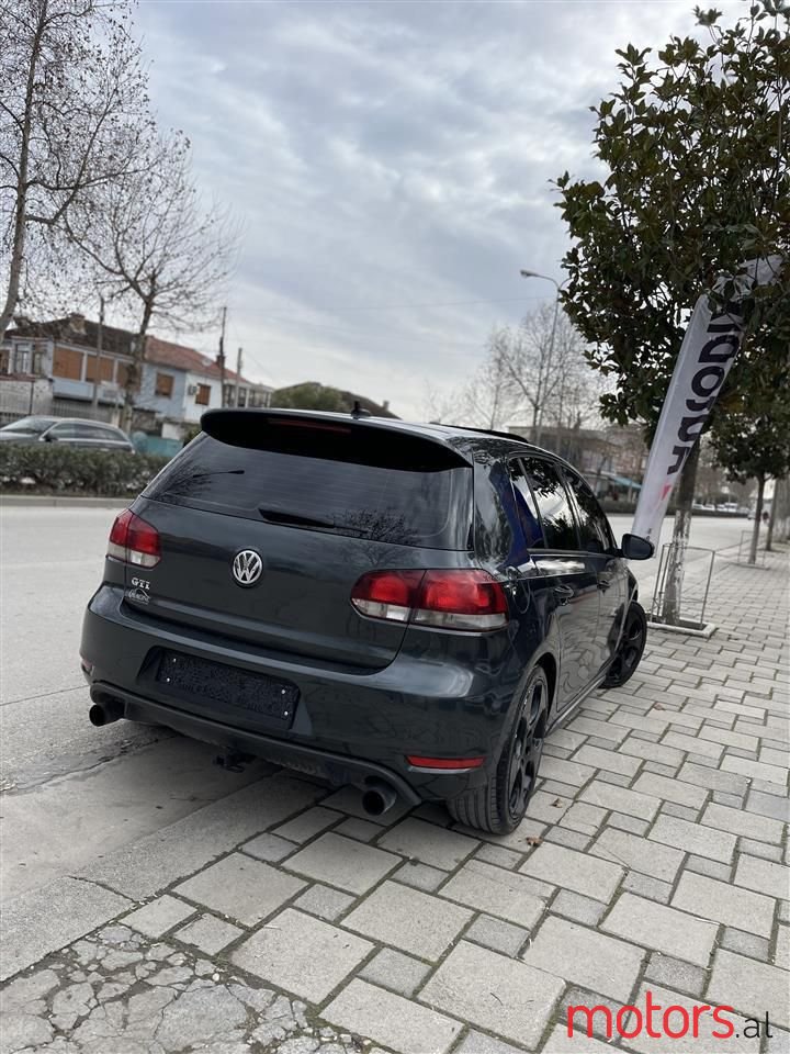 2011' Volkswagen Golf photo #4