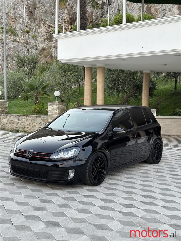 2010' Volkswagen Golf photo #1