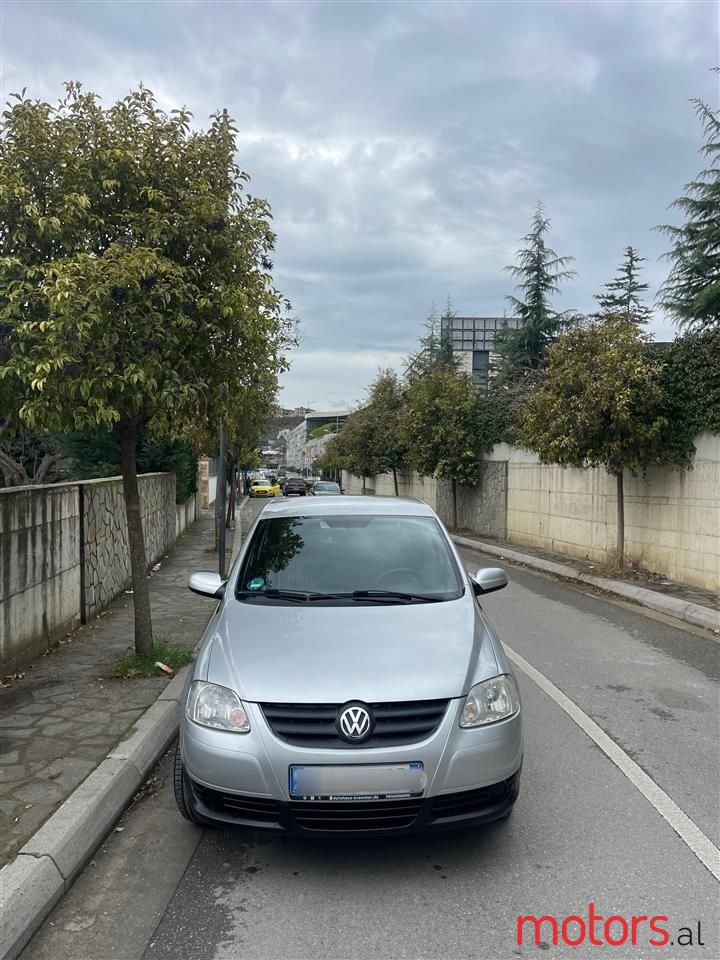 2008' Volkswagen Fox photo #5