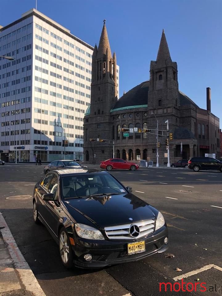 2009' Mercedes-Benz C 300 photo #3