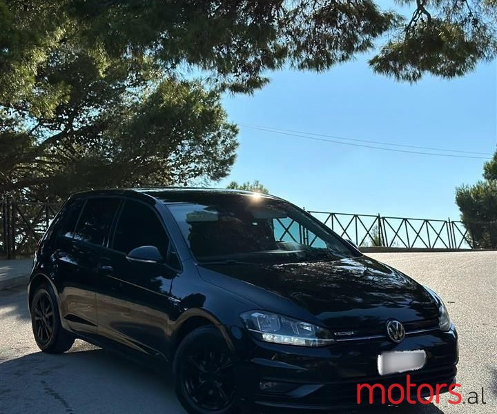 2019' Volkswagen Golf photo #4