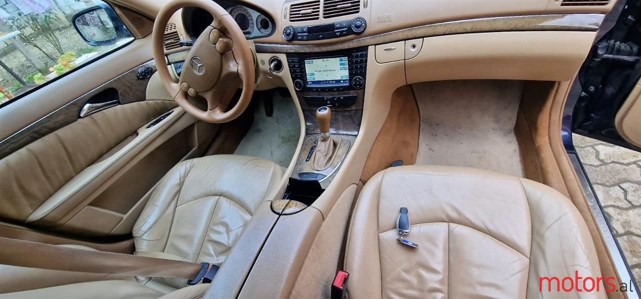 2007' Mercedes-Benz 300 photo #4