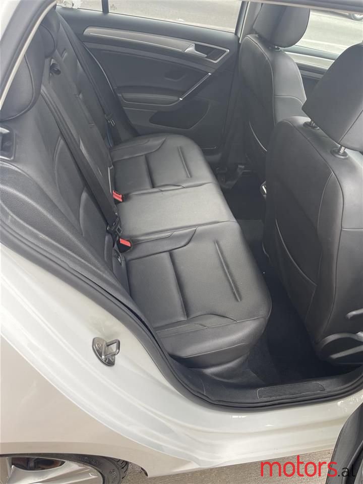 2015' Volkswagen Golf photo #5