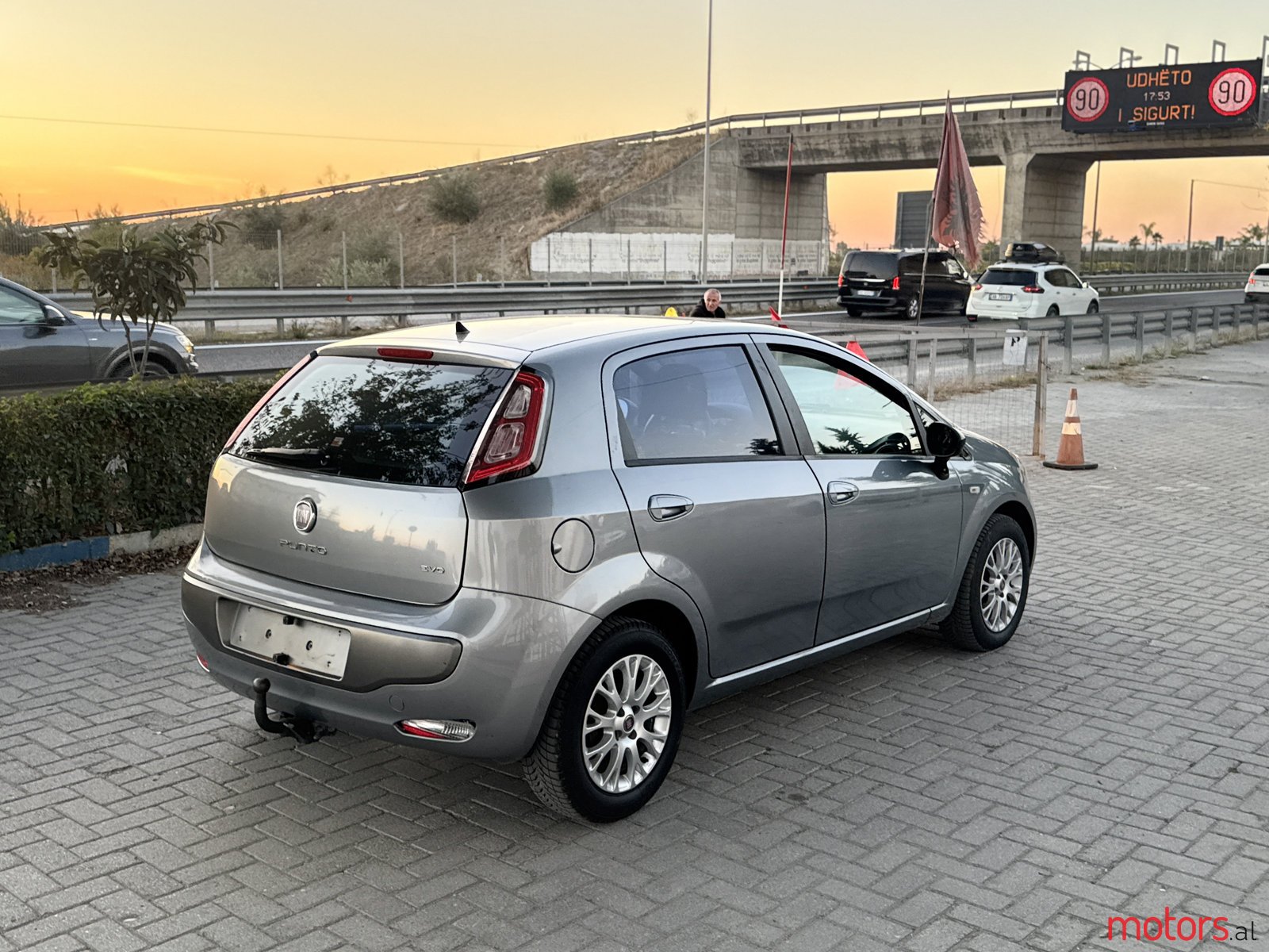 2011' Fiat Punto Evo photo #4