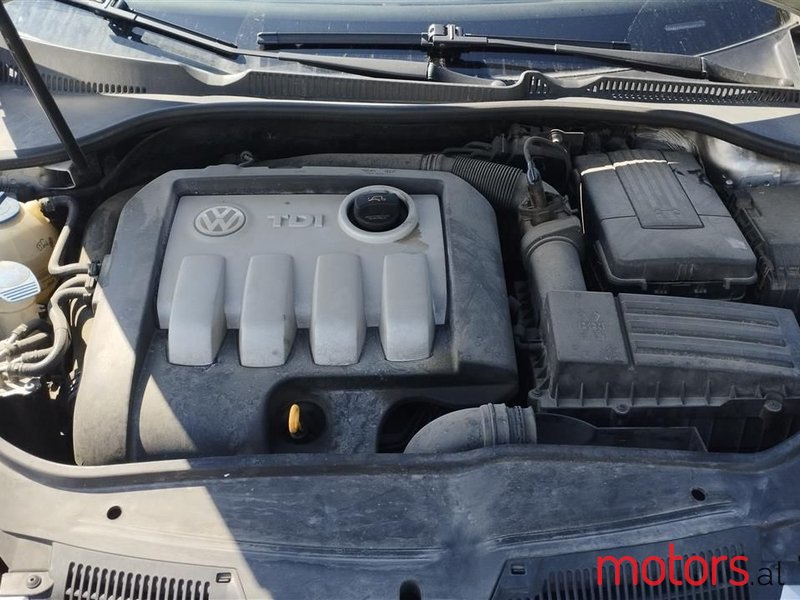 2005' Volkswagen Golf photo #5