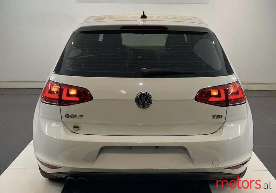 2016' Volkswagen Golf photo #5