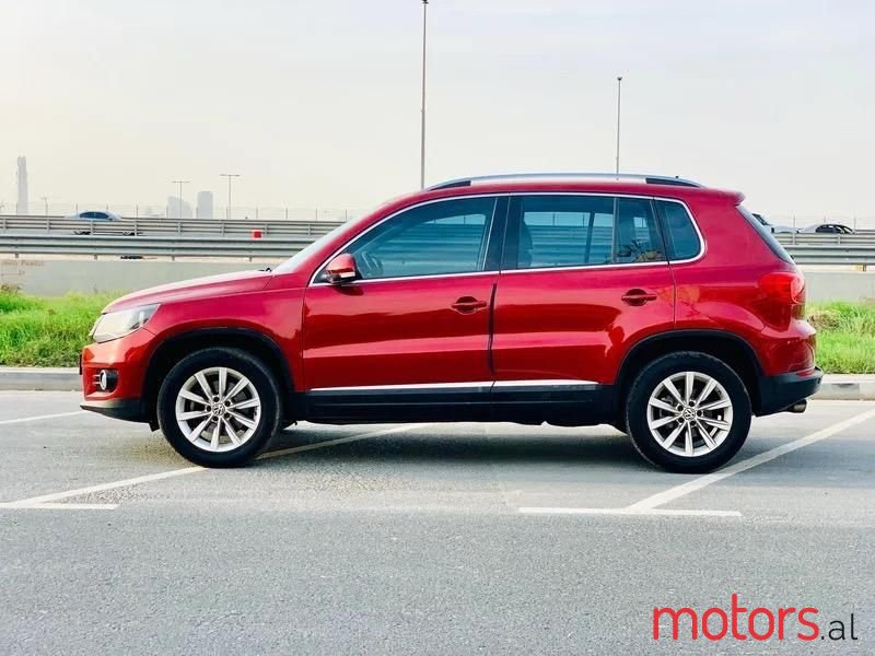 2015' Volkswagen Tiguan photo #6