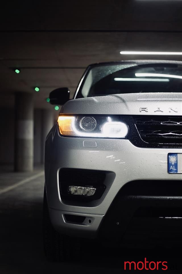 2015' Land Rover Range Rover Sport photo #4