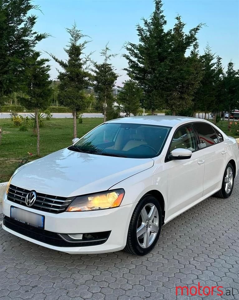 2015' Volkswagen Passat photo #1